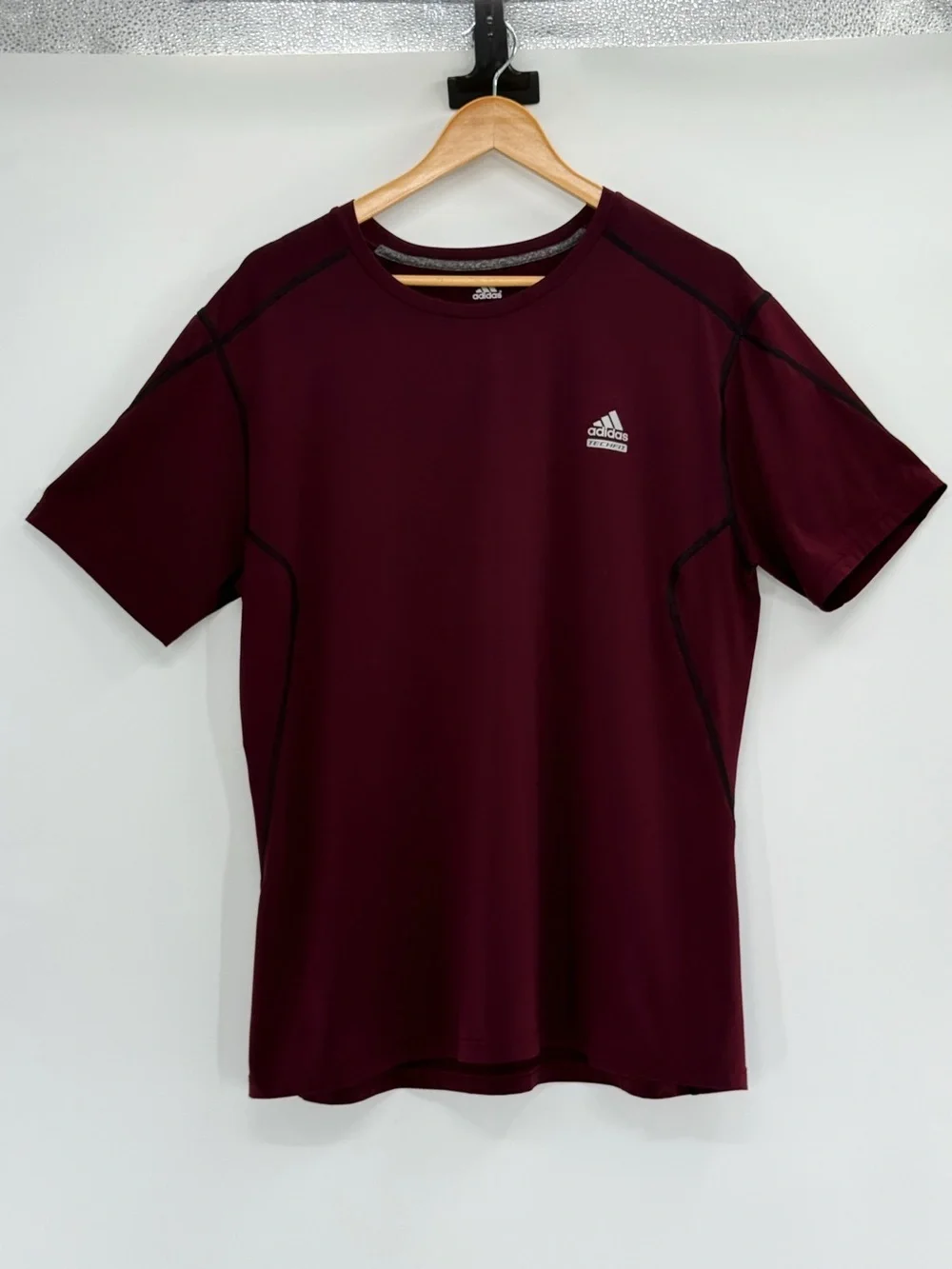 Adidas TechFit Climalite Performance Shirt XL Burgundy Short Sleeve Athletic Gym